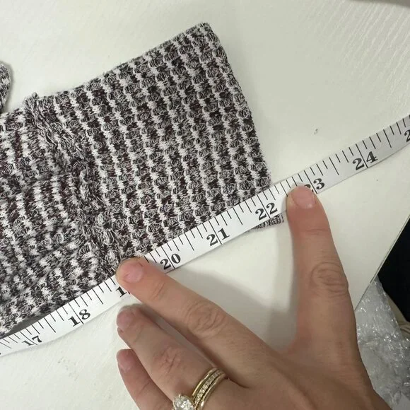 Free People Waffle Knit Mock Neck Long Sleeve Crop With Thumbholes Size Medium - Picture 3 of 9